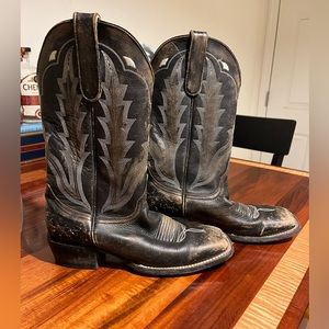 Gently used Black square toe mid calf cowboy boots